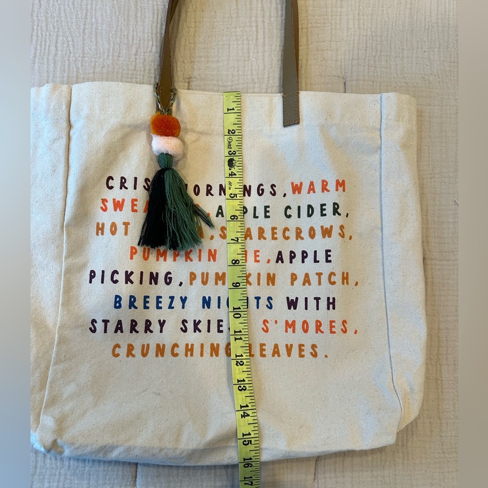 Fall bag tote with tassel detail - Picture 4 of 7